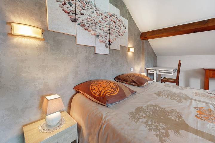 Bed and Breakfast 'Chambre Coeur' con vistas a la montaña y Wi-Fi in Banat, Tarascon-sur-Ariège