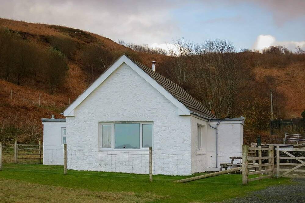 Ormsaig Byre - Peaceful rural location with sea views in Argyll & Bute