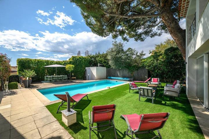 Ferienhaus mit Meerblick für 10 Personen, mit Pool und Garten sowie Ausblick, kinderfreundlich in Nizza - 2