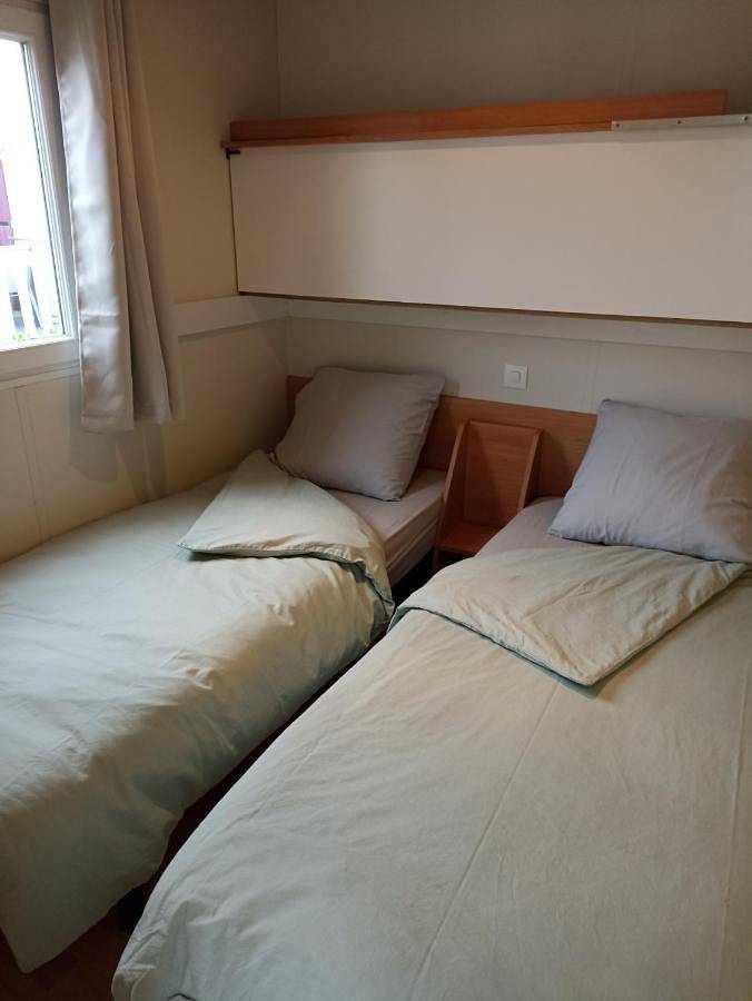 Location de vacances pour 4 personnes, avec Terrasse ainsi que Jardin et Piscine à Biville-sur-Mer - 4