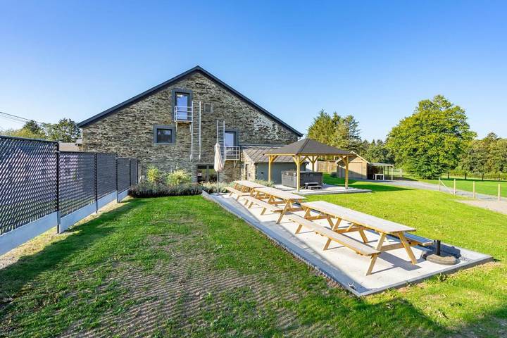 Location de vacances pour 32 personnes, avec jardin ainsi que sauna et jacuzzi dans Mont (Houffalize) - 3