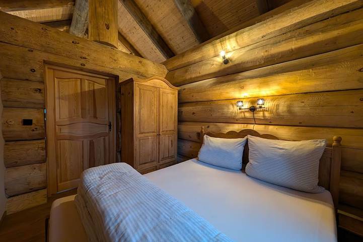 Blockhütte für 3 Personen, mit Garten und Sauna sowie Terrasse in Groß Nemerow
