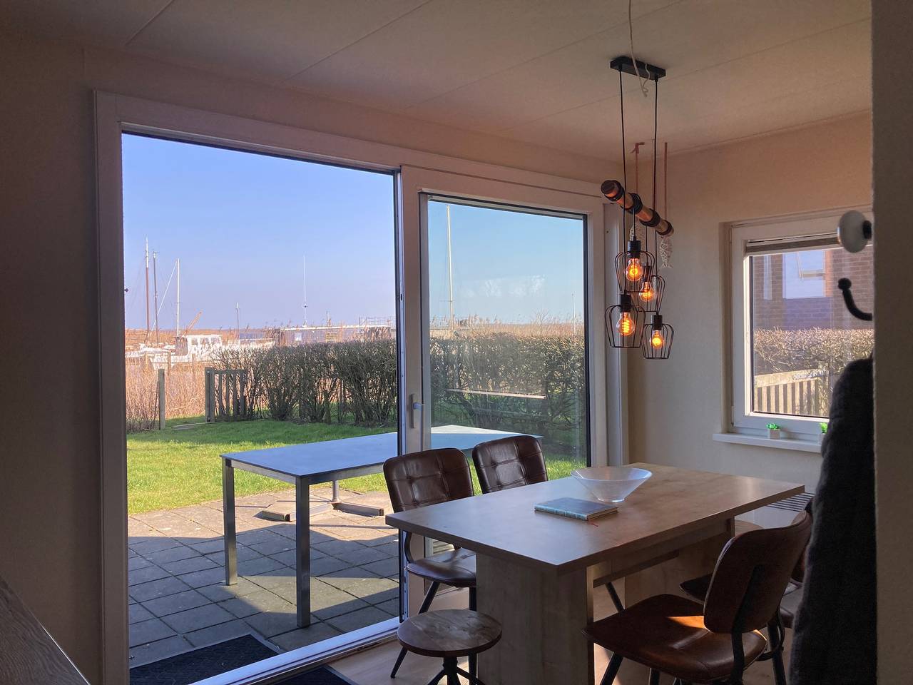 6 Erw Hafenhaus mit Seeblick auf das Lauwersmeer und den Nordseedeich in Oostmahorn, Dongeradeel