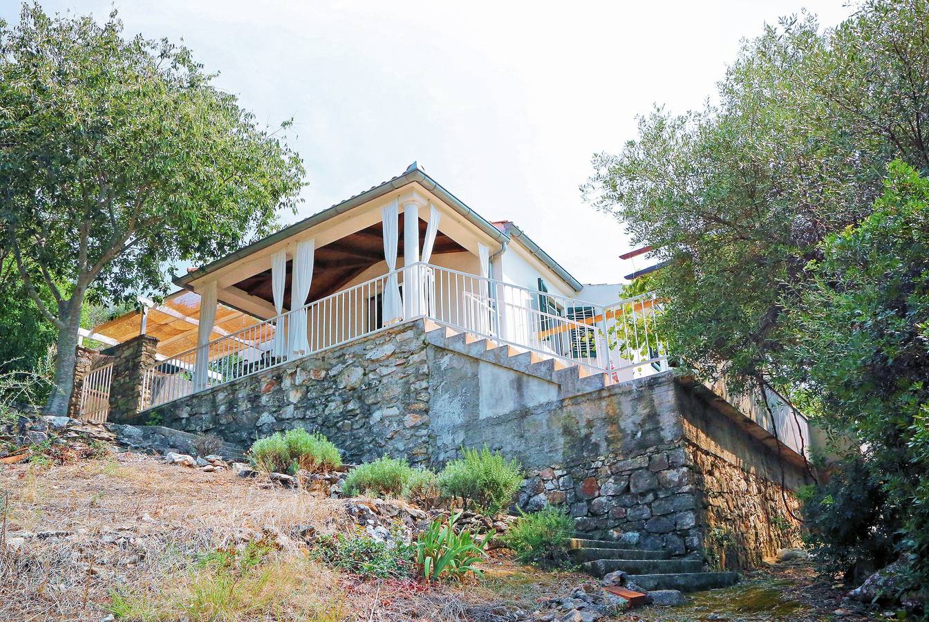 2-Zimmer-Haus mit Terrasse und Meerblick Sali, Dugi otok K-16128 in Sali, Dugi Otok