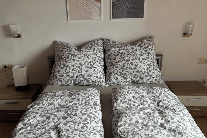 Ganze Wohnung, Ferienwohnung an den Weinbergen, tolle Weinwanderwege in der Nähe in Öhringen, Hohenlohe