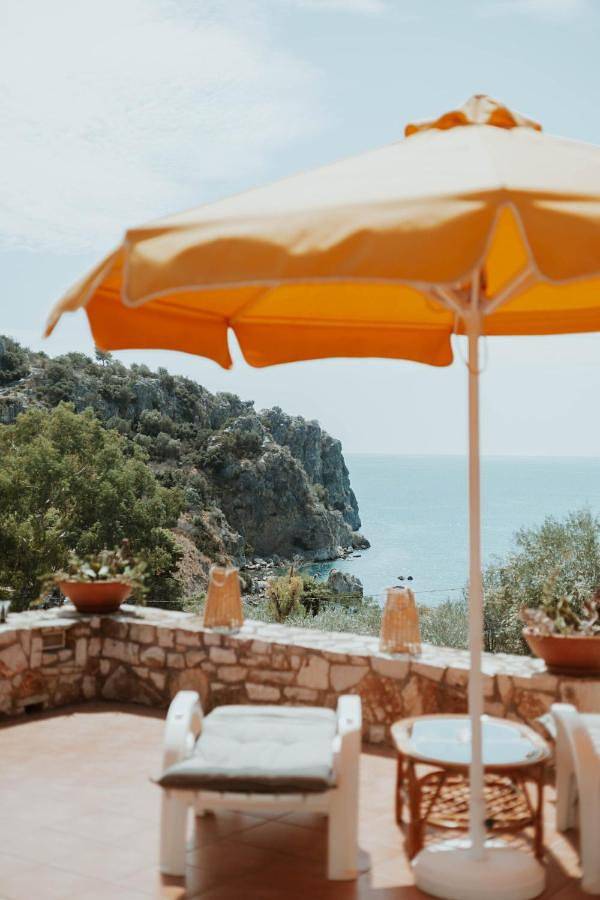 Ferienhaus für 6 Personen, mit Terrasse und Ausblick sowie Garten in Tolo - 2