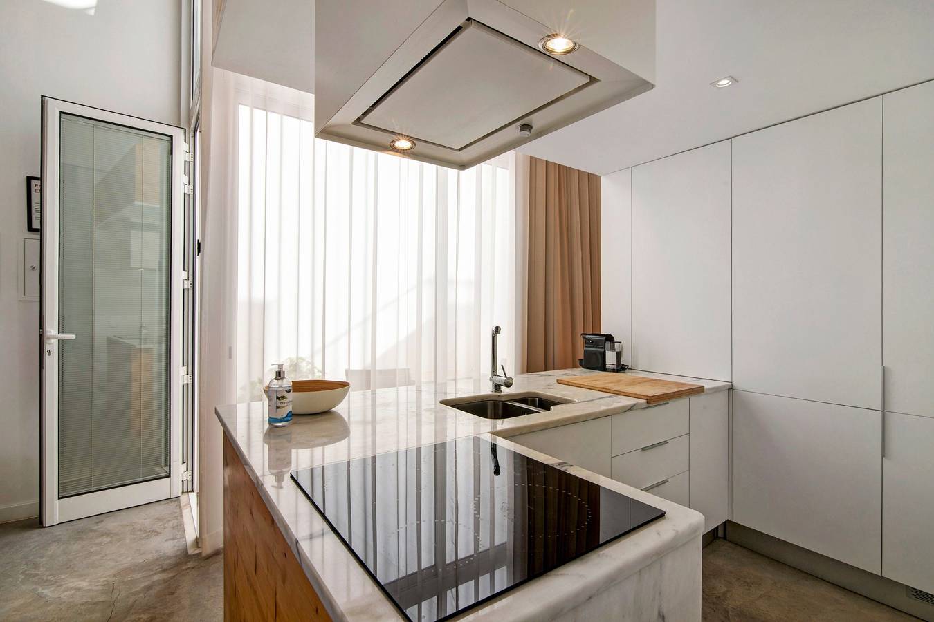 Studio 'Casa Vermelha I' met terras, Wi-Fi & airconditioning, foto 15