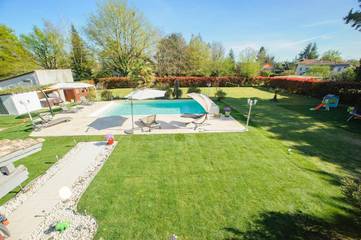 Cottage pour 12 personnes, avec jardin ainsi que piscine et jacuzzi à Prigonrieux
