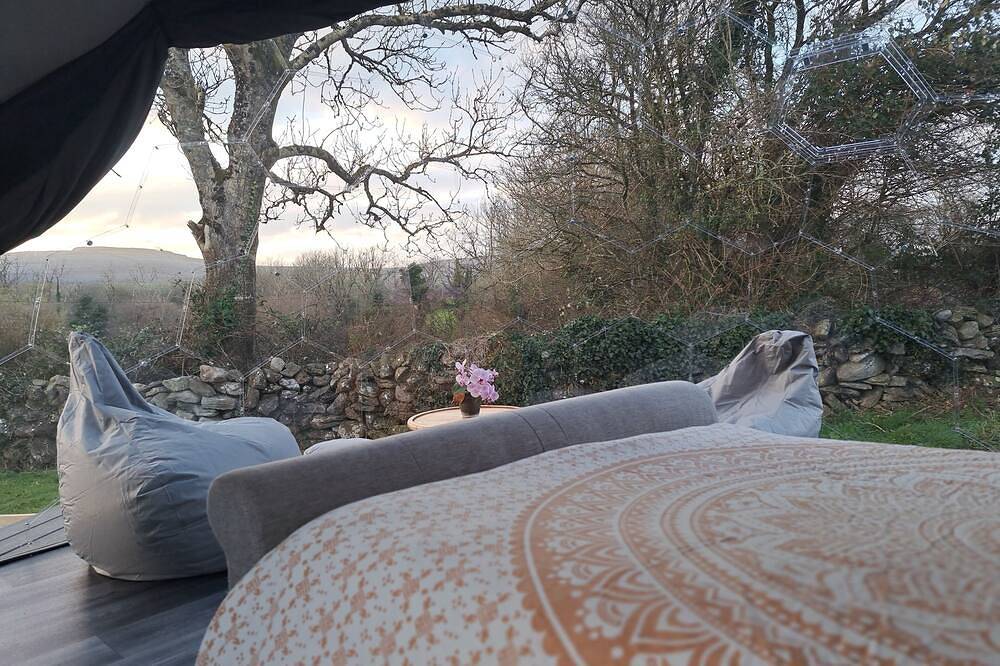 Burren Glamping Dome - 1 bed lux stay pets welcome in Boston, County Clare