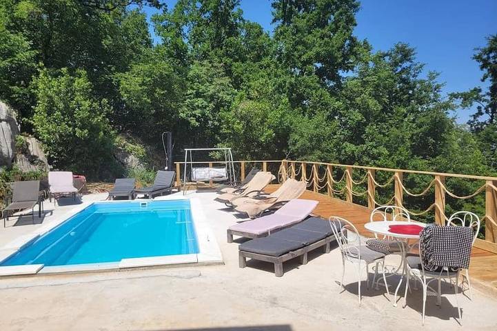 Ferienwohnung für 4 Personen, mit Pool und Whirlpool, mit Haustier in Lovran