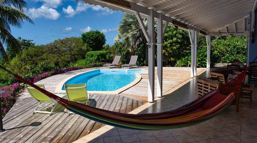 Location de vacances pour 8 personnes, avec vue ainsi que piscine et terrasse dans Plage de Malendure - 3