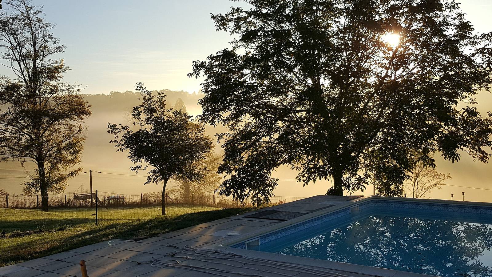 Villa Espérance – Casa familiar con piscina y vistas al campo del Périgord in Grand-Brassac, Périgord Vert