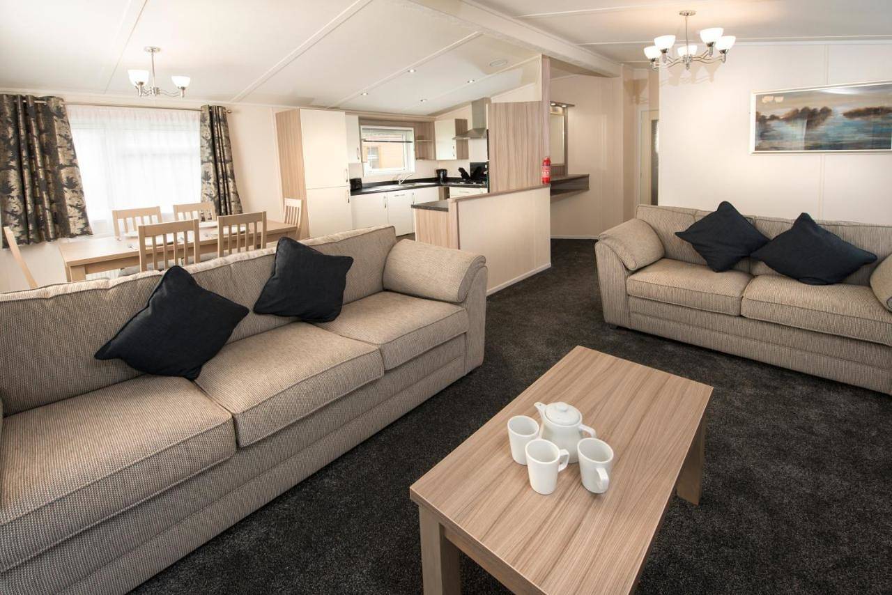 2 Bedroom Bronze Chalet in Berrow (Somerset), Somerset