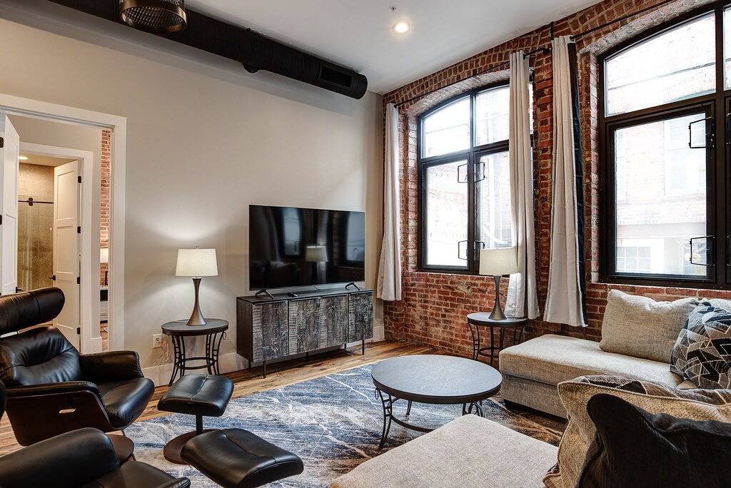 Ganze Wohnung, Large 3 bedroom 3.5 Bath Downtown Condo in Blue Ridge Parkway, Asheville