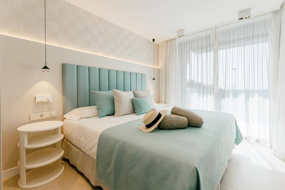 Entire apartment, Apartment 2 bedroom | first floor | sea view in La Caleta, Adeje