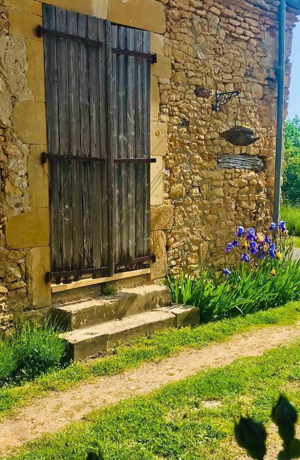 Location de vacances pour 6 personnes, avec piscine ainsi que jardin et vue, animaux acceptés à Coux-et-Bigaroque - 4