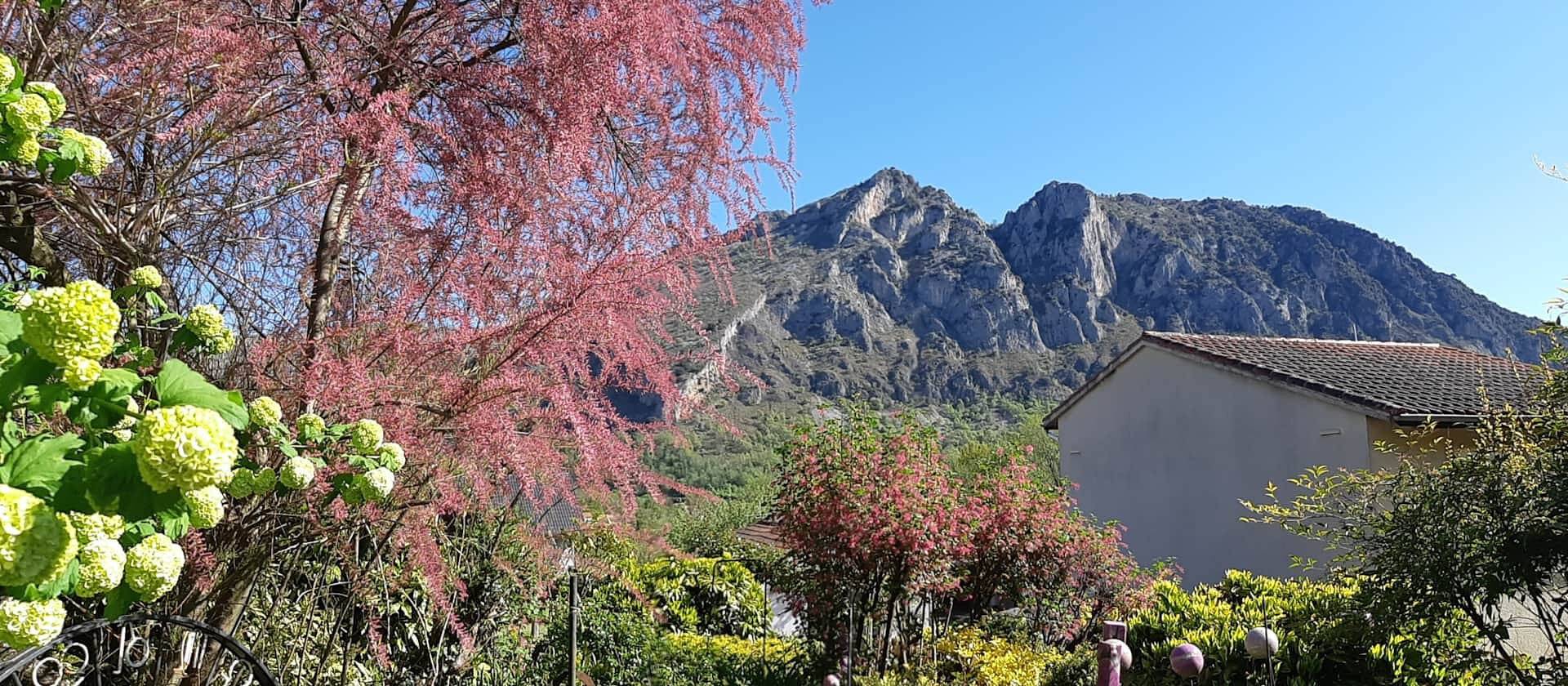 Gîte calme et artistique à Tarascon-sur-Ariège in Banat, Tarascon-sur-Ariège