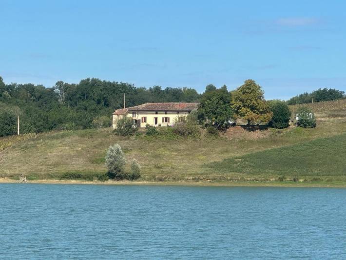 Location de vacances pour 6 personnes, avec vue et jardin à Montpitol