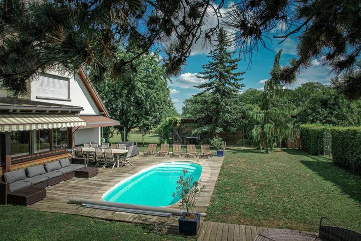 Villa pour 15 personnes, avec jacuzzi et piscine ainsi que jardin et sauna en Alsace - 2