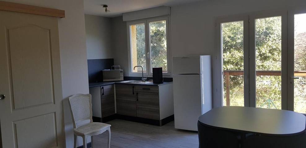 Location de vacances pour 3 personnes, avec jardin ainsi que piscine et vue, animaux acceptés à Duilhac-sous-Peyrepertuse - 4