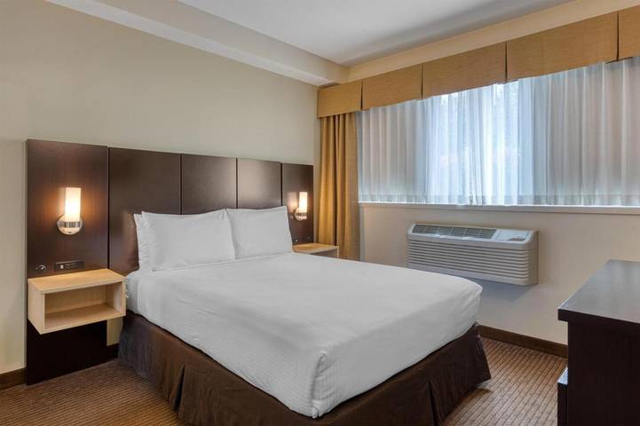Hotel para 6 personas, con jacuzzi además de piscina y terraza - 1
