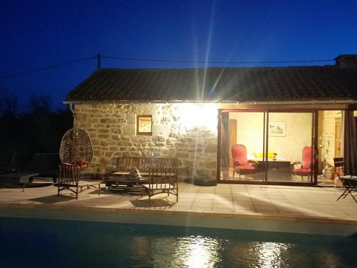 Gîte pour 2 personnes, avec piscine et jardin à BIO - 3