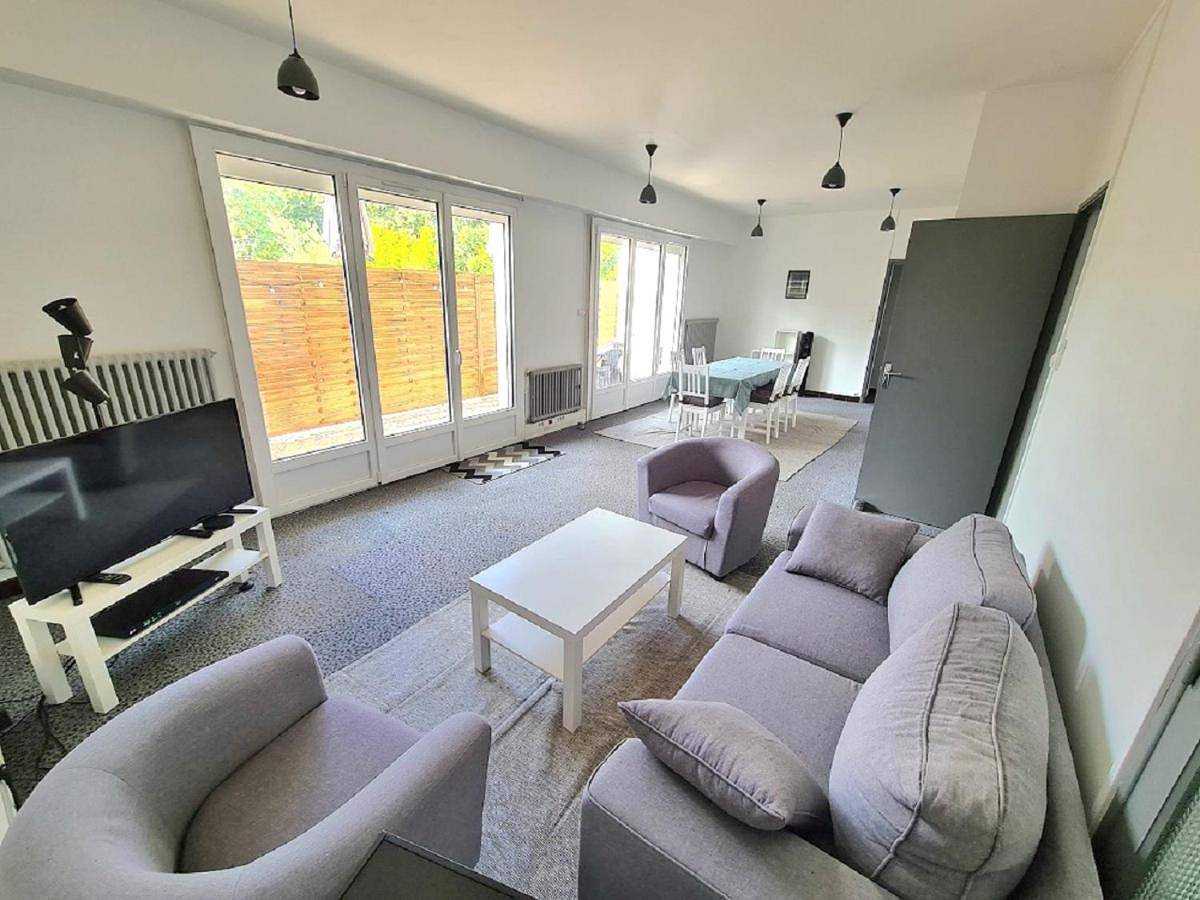 Appartement entier, Aigue Marine et Coquelicot in Jonzac, Région de Jonzac