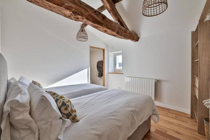 Location de vacances pour 6 personnes, avec vue ainsi que balcon et piscine, adapté aux familles à Saint-Sulpice-de-Cognac