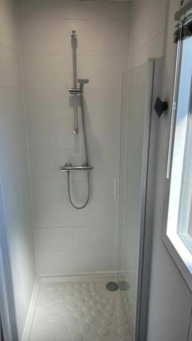 Gîte pour 4 personnes, avec terrasse et vue dans Plage des Govelins - 3