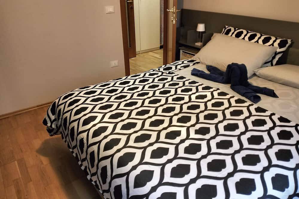 Apartamento entero, Appartamento La Ribollita, due Camere, in Centro, Ampia Terrazza. Zona Ztl in Pésaro, Valle del Metauro