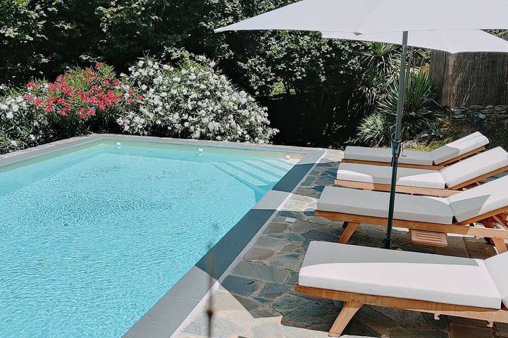 Maison de vacances pour 5 personnes, avec jardin et terrasse ainsi que jacuzzi et piscine en Corse