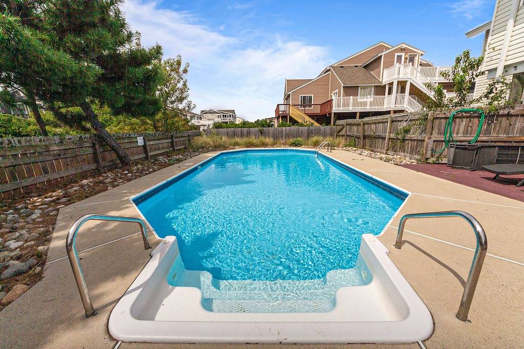 Well-Appointed Home w/Private Outdoor Pool, Gas Grill, Washer/Dryer, A/C in Sandbridge Beach, Sandbridge