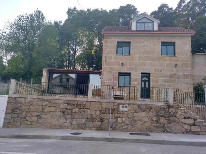Apartamento para 6 personas, con Jacuzzi y Terraza además de Jardín y Vistas en Moaña