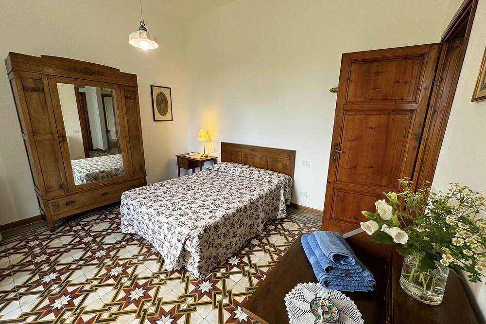 Landhaus in Viareggio mit 4 Schlafzimmern 8 Schlafplätzen in Viareggio, Italienische Riviera