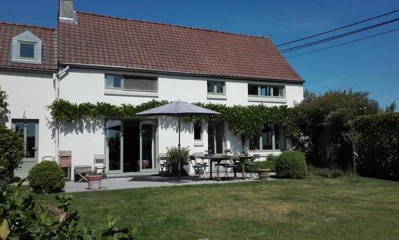 Location de vacances pour 2 personnes, avec jardin ainsi que vue et terrasse dans Ohain - 3