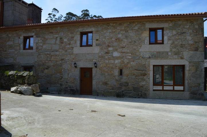Casa rural para 12 personas, con jardín además de piscina y vistas, Se admiten mascotas en Provincia de La Coruña