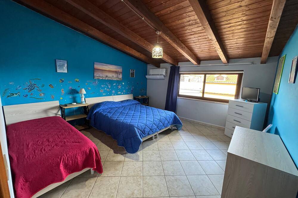 Entire apartment, Ten minutes from the airport. Five minutes away station. Park and Fly. Breakfast in Villagrazia di Carini, Carini