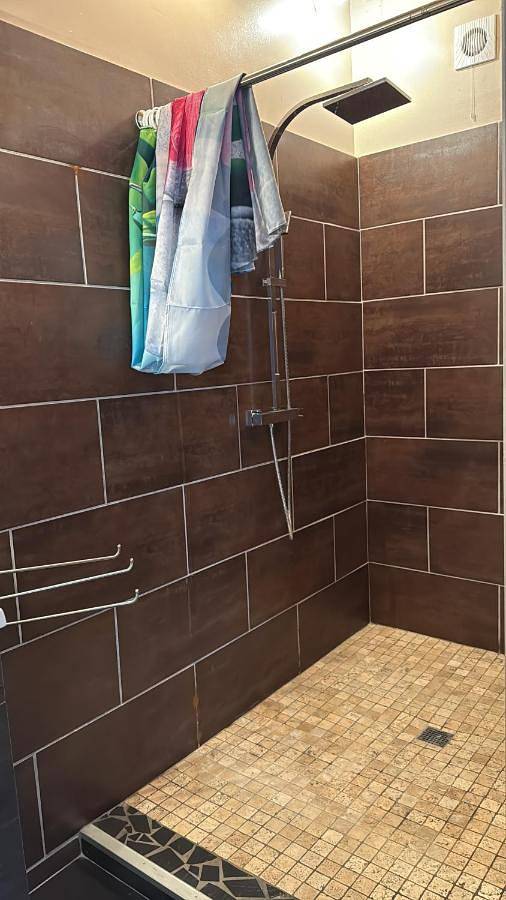 Location de vacances pour 2 personnes, avec piscine et vue ainsi que terrasse et jardin à Caumont (Gers) - 4