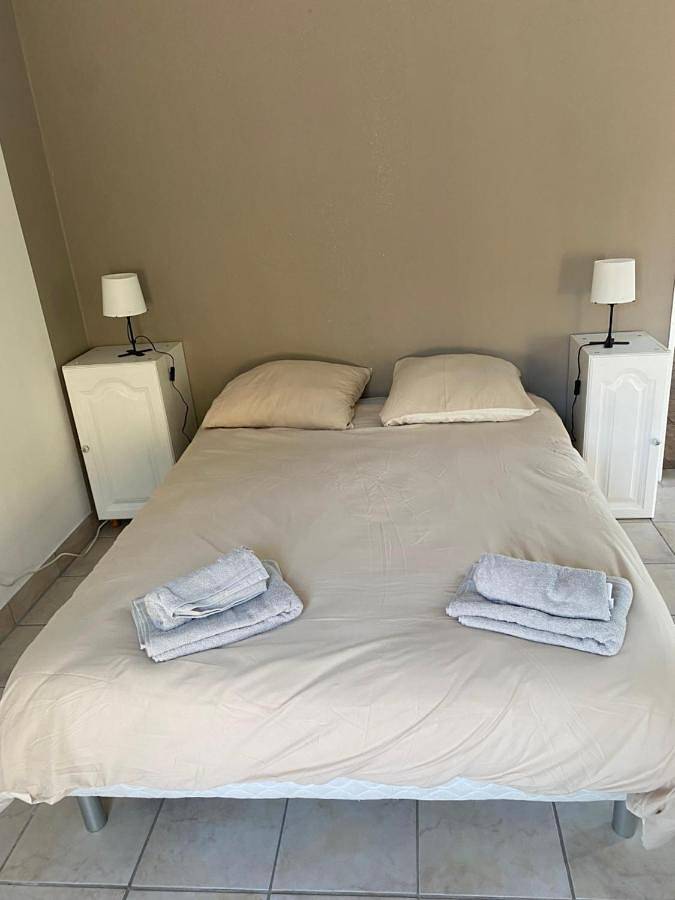 Gîte pour 2 personnes, avec terrasse et jardin à Soussans - 4