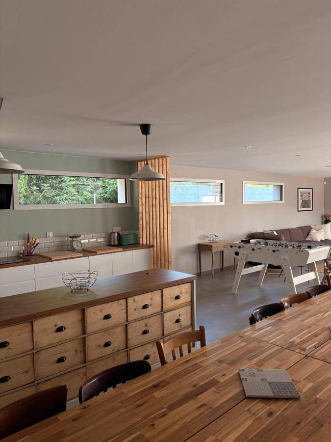 Villa pour 15 personnes, avec Balcon et Terrasse ainsi que Jardin et Vue