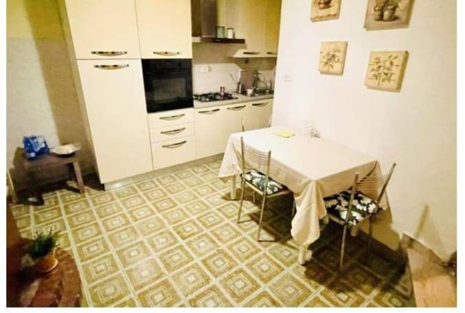 Location de vacances pour 4 personnes, avec balcon à Pratola Peligna - 2