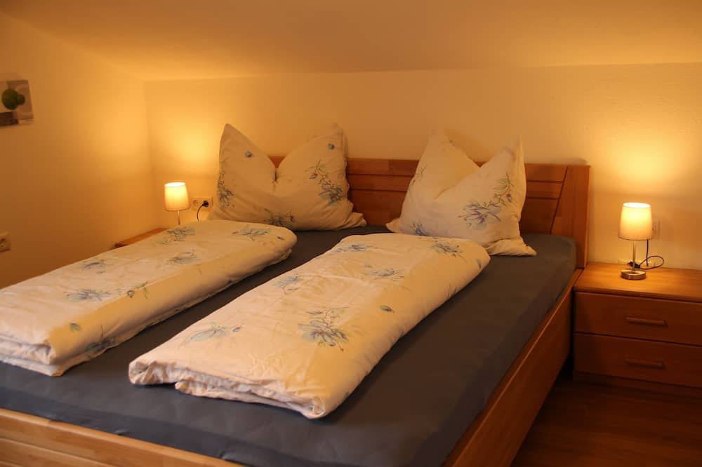 Ganze Wohnung, Ferienwohnung Zorn-Pauli, geräumig mit schöner Aussicht auf die Berge in Zell am Ziller, Tiroler Unterland