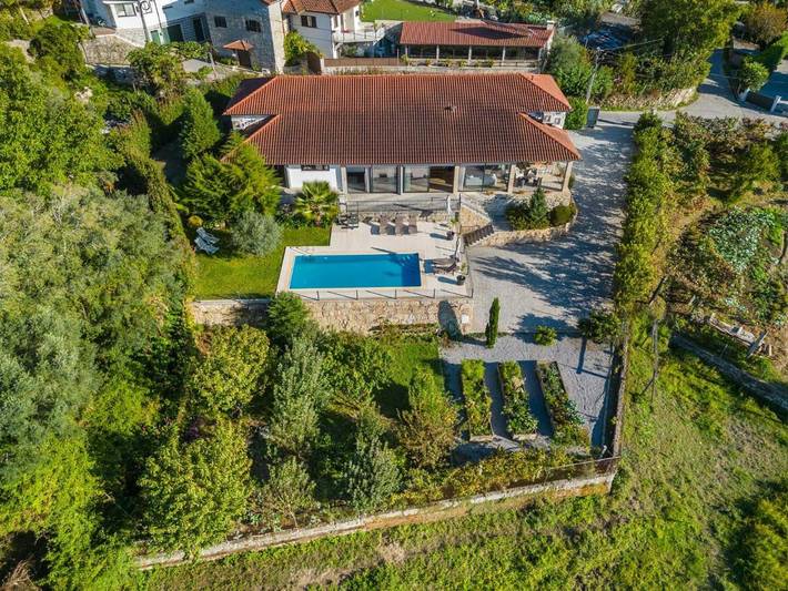 Casa rural para 11 personas, con jardín además de piscina y vistas, Familias con niños en Ponte da Barca - 4