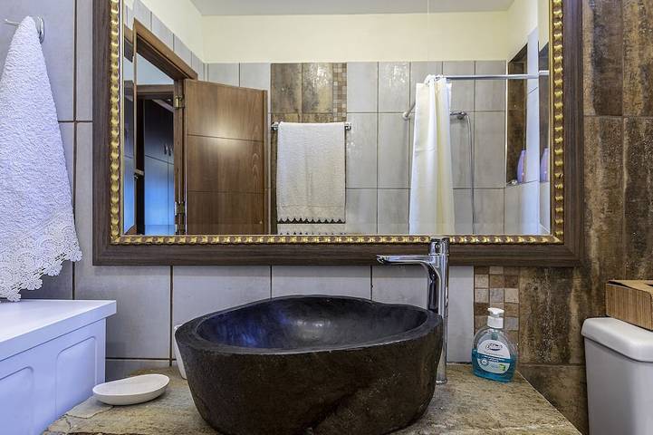 Vakantiehuis voor 60 personen, met tuin en whirlpool - 1
