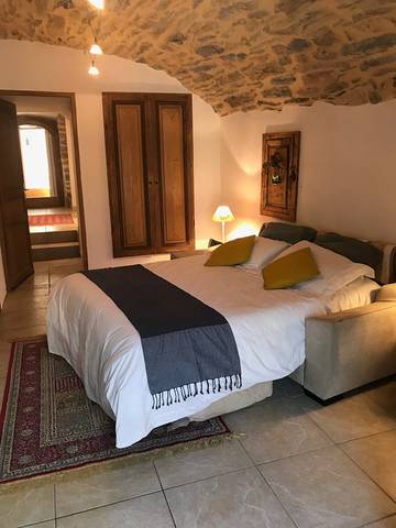 Gîte pour 4 personnes, avec terrasse, animaux acceptés à Vesseaux