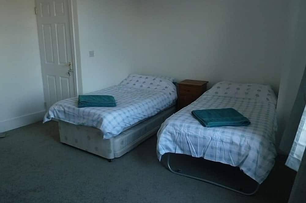 Geheel appartement, Mooie lichte, ruime flat met zeezicht in Herne Bay, Kent