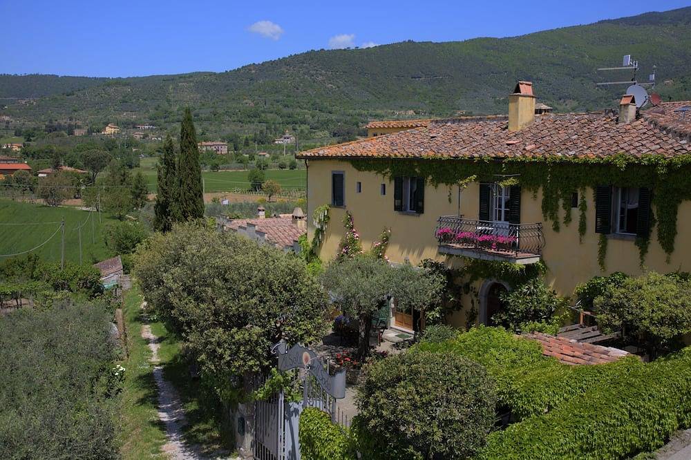 Vacation Rental for 20 Guests in Sodo, Cortona