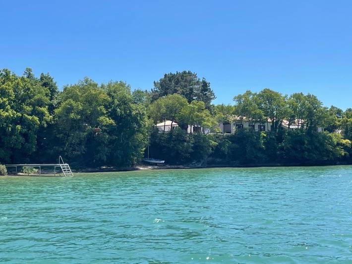 Location de vacances pour 11 personnes, avec vue et terrasse à Le Fenouiller