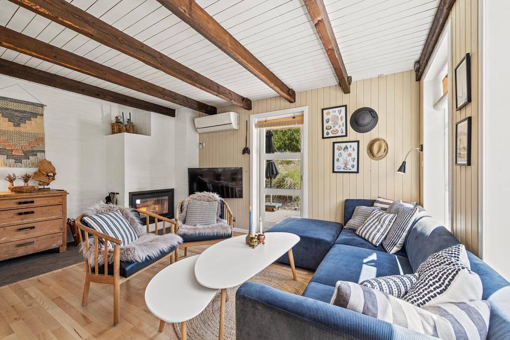 Beautiful thatched holiday home on an impressive plot in Blavand, Varde Region