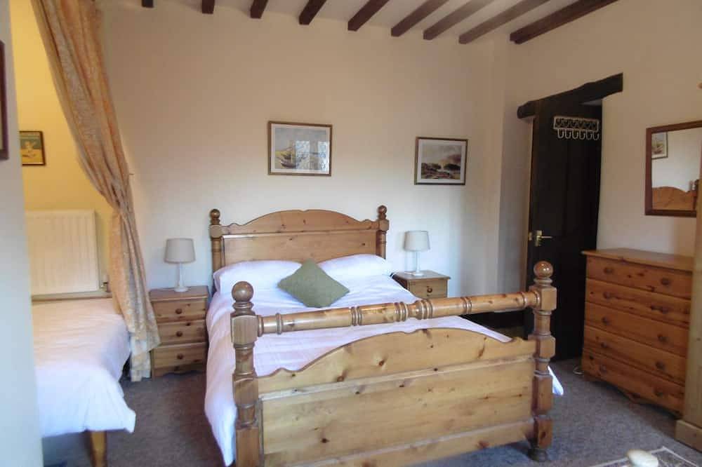 Bonne base centrale près de Peak District, 5 chambres, 3 douches, Wifi, Skytv, in Derbyshire